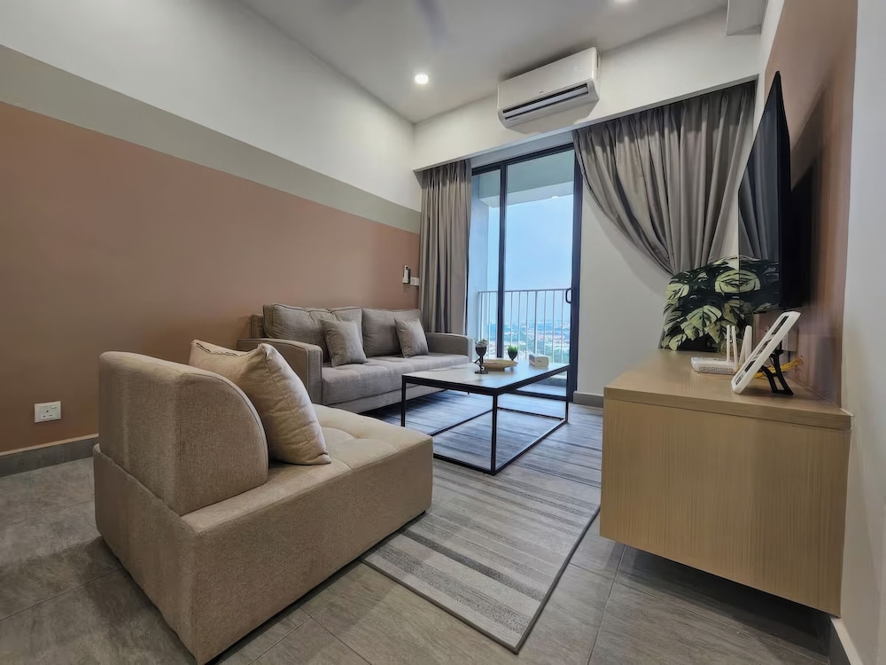 Trefoil @ Setia City Condotel