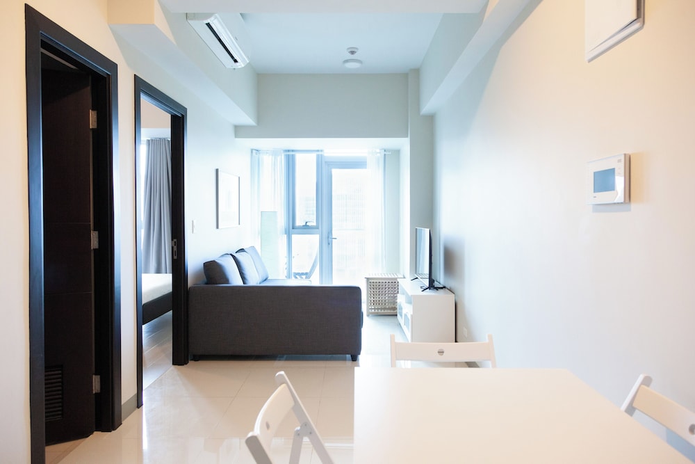 Uptown Park Suites Tower 2