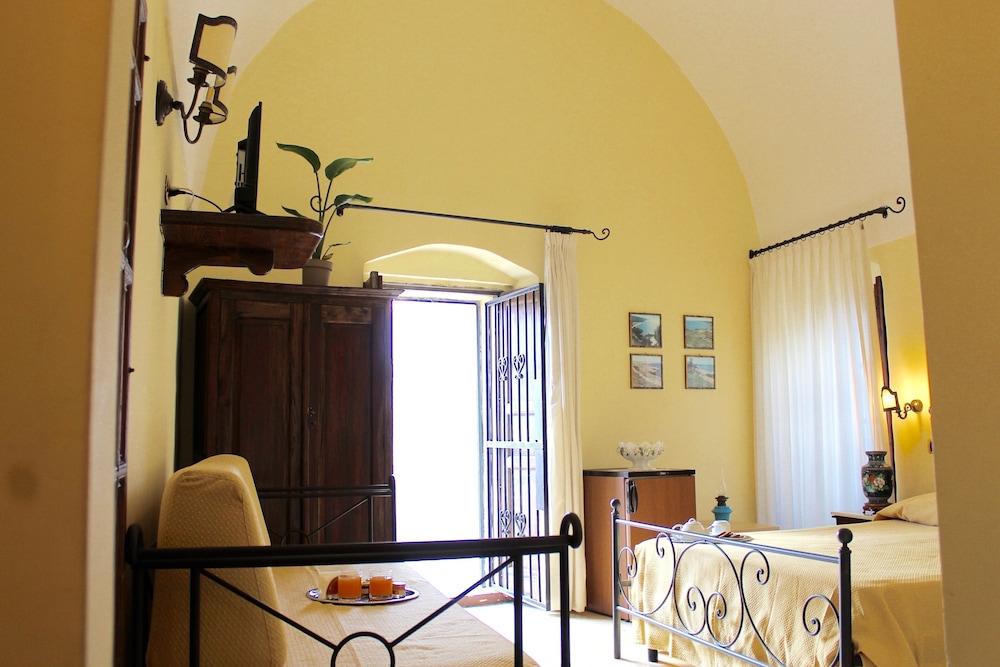 Palazzo Senape De Pace