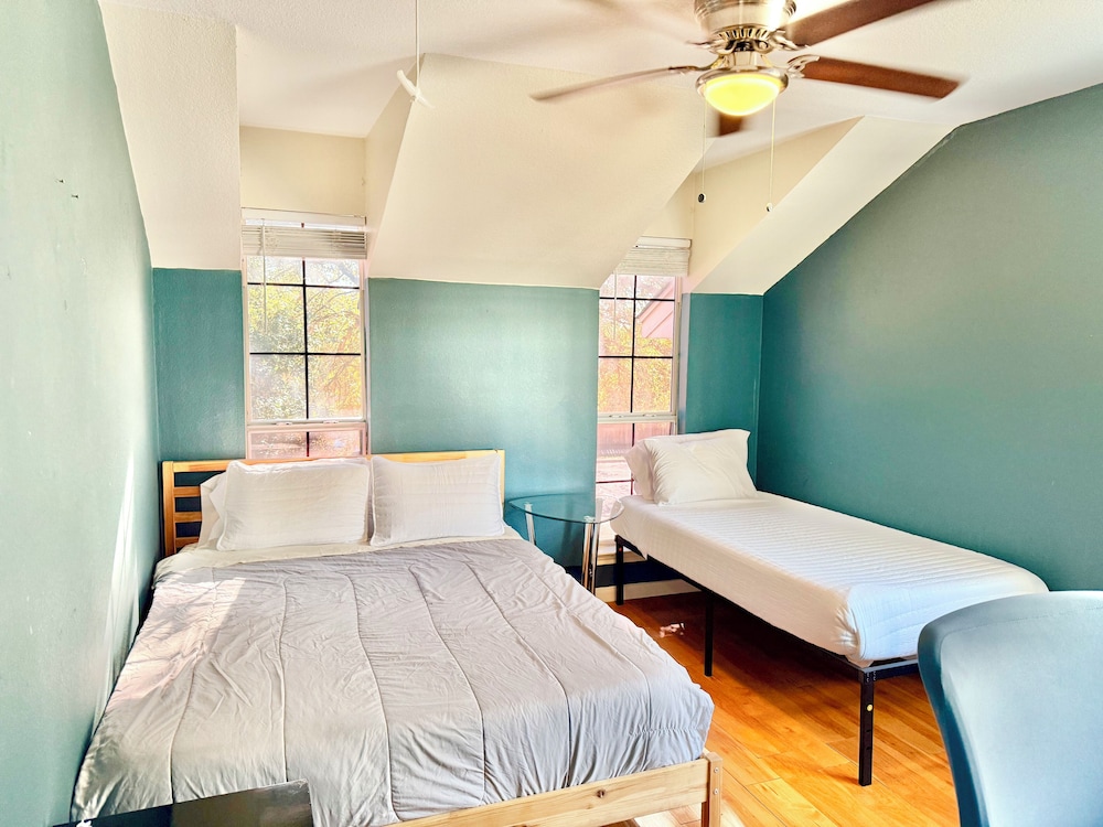 Family Retreat Near Kalahari-Sleeps 11