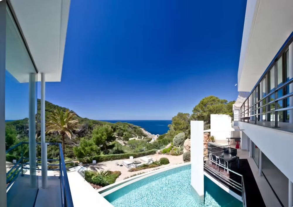 Appealing Villa With Private Terrace