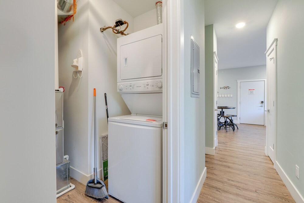 Walk to Front St! Traverse City Condo Near Skiing