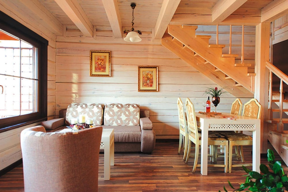 Comfortable Holiday Home Close to the Beach
