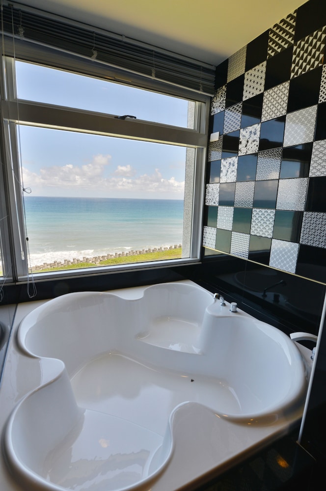 White Spray B&B