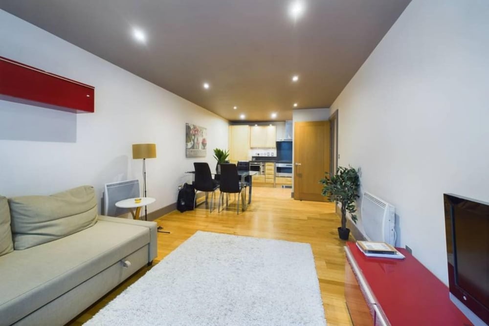 The Vauxhall Hideout - Comfy 2bdr Flat With Balcony