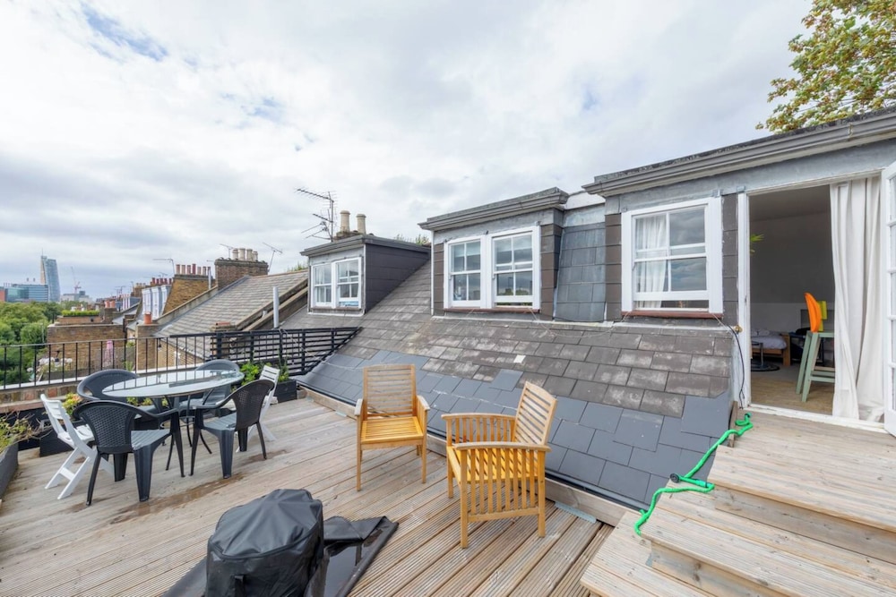 Top Floor 1BD Flat With Balcony - Ladbroke Grove