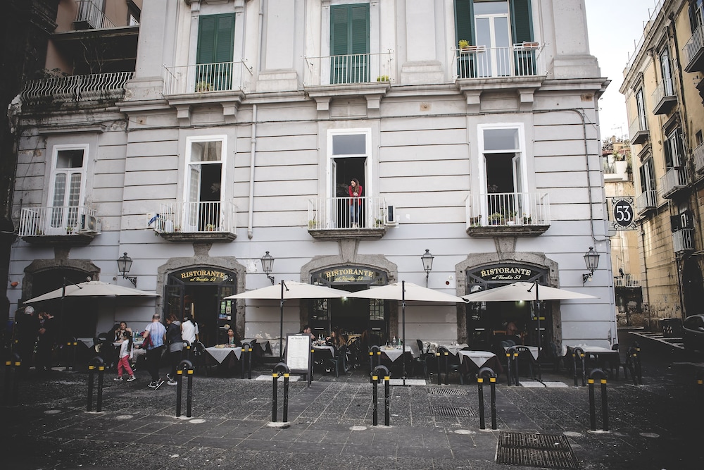 B&B Le 4 Stagioni Dante's Suites by ClaPa Group Dislocated Hospitality