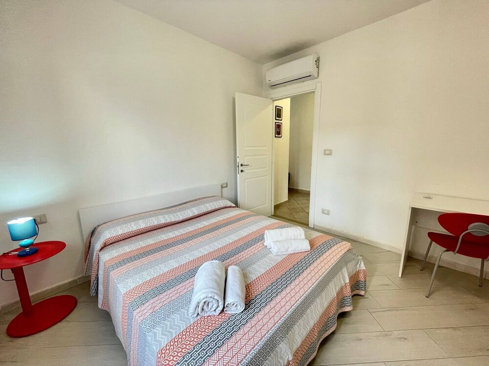 Seafront Apartment in the Heart of Stintino photo 2