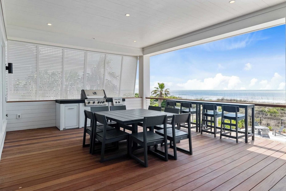 712 Ocean Blvd by Avantstay New Construction w/ Pool, Game Zone, Private Beach Access, and Oceanfront Views