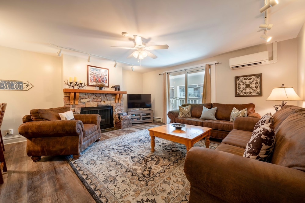 2BR Resort Plaza 5022 Slope-Side Park City Condo, Ideal for Families & Couples