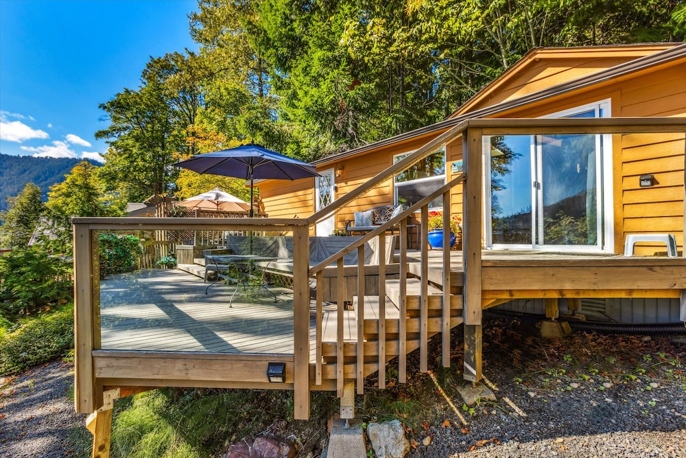 Reed s Cove Cabin in Hoodsport