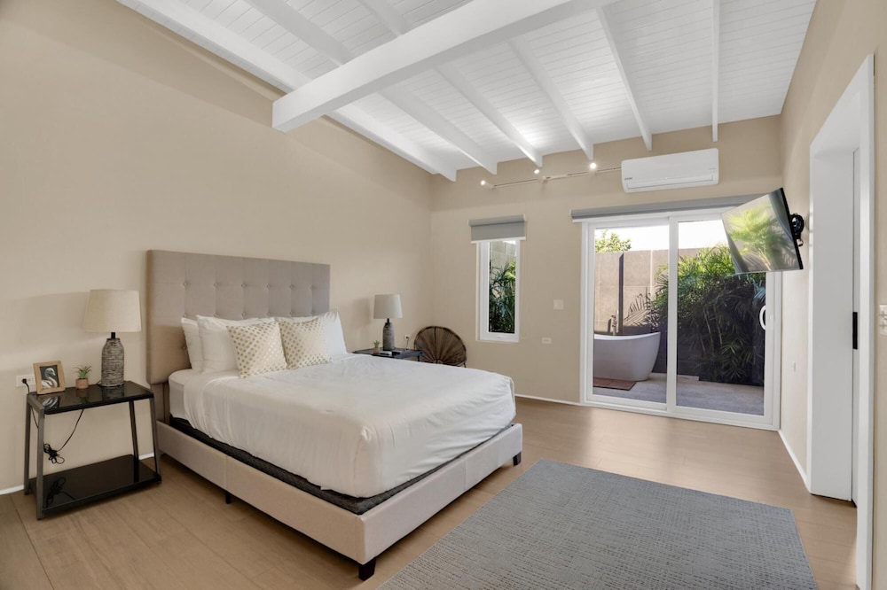 Villa Blue Topaz - Oasis With Pool Hot tub Sauna