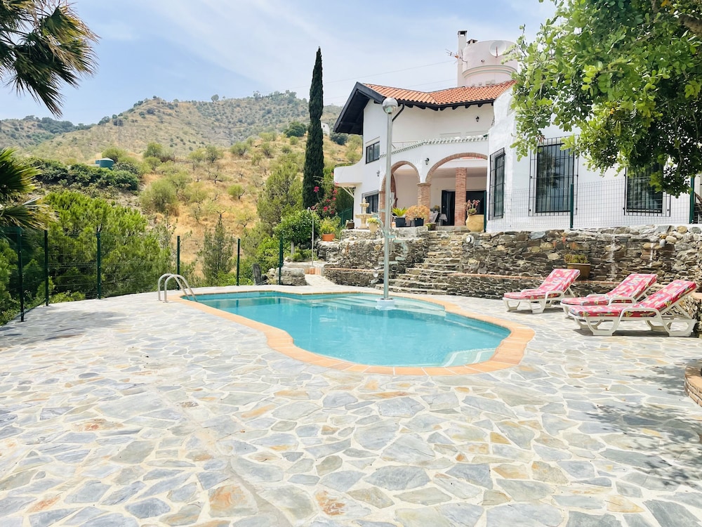 Casa Rural Comares con Piscina Privada by At Home