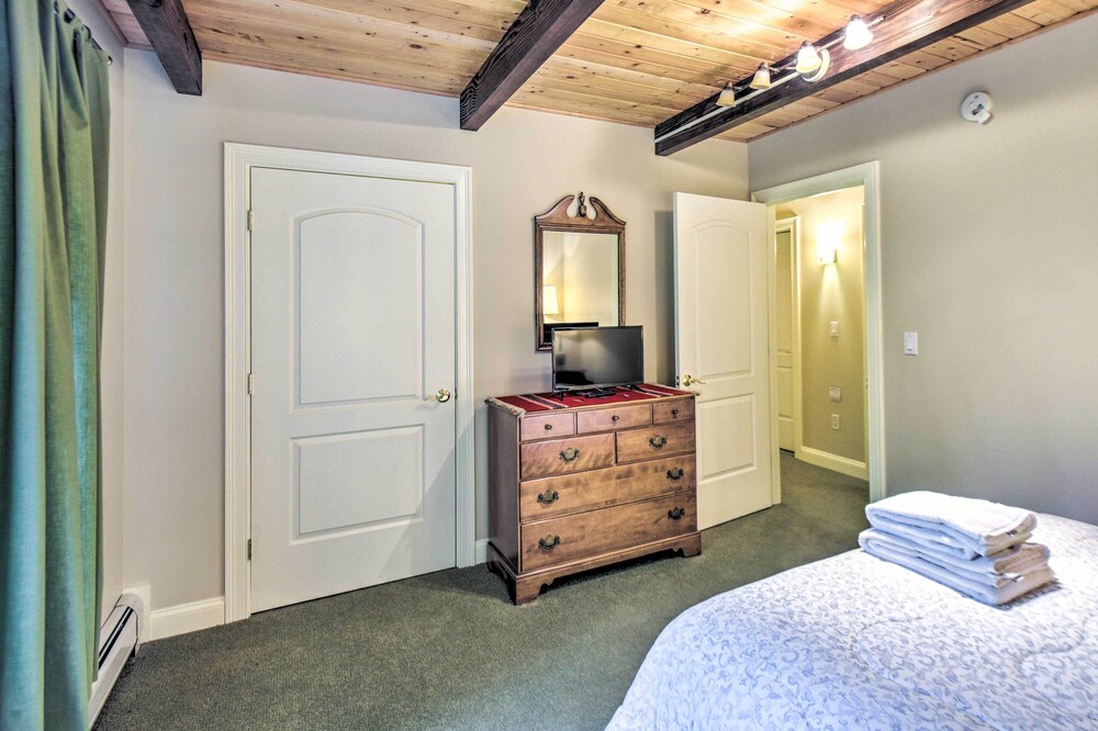 Spacious Bartlett Home w/ Fireplace + Kitchen view 3