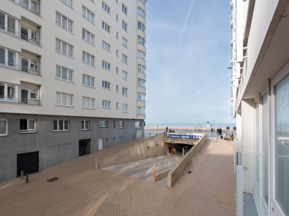 Apartment With Side sea View