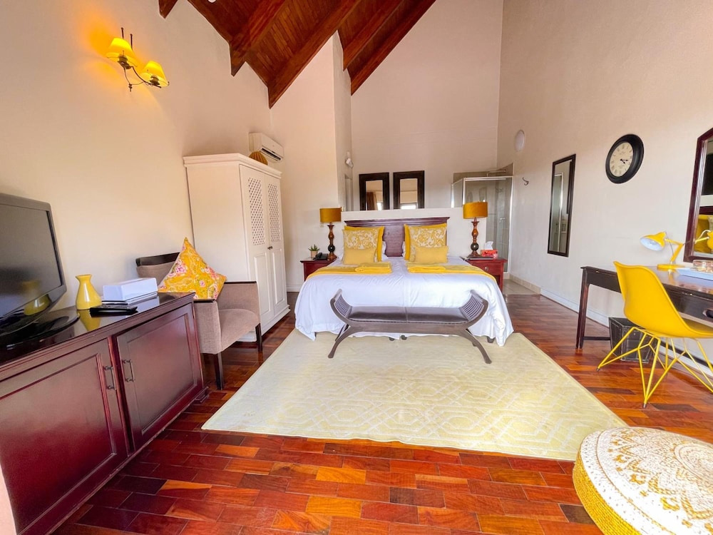 Amoris Guest House - Waterkloof Ridge