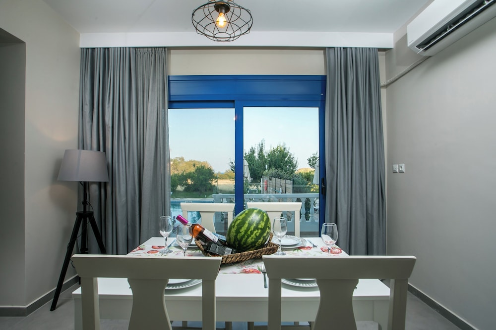 RITA MARE view 5