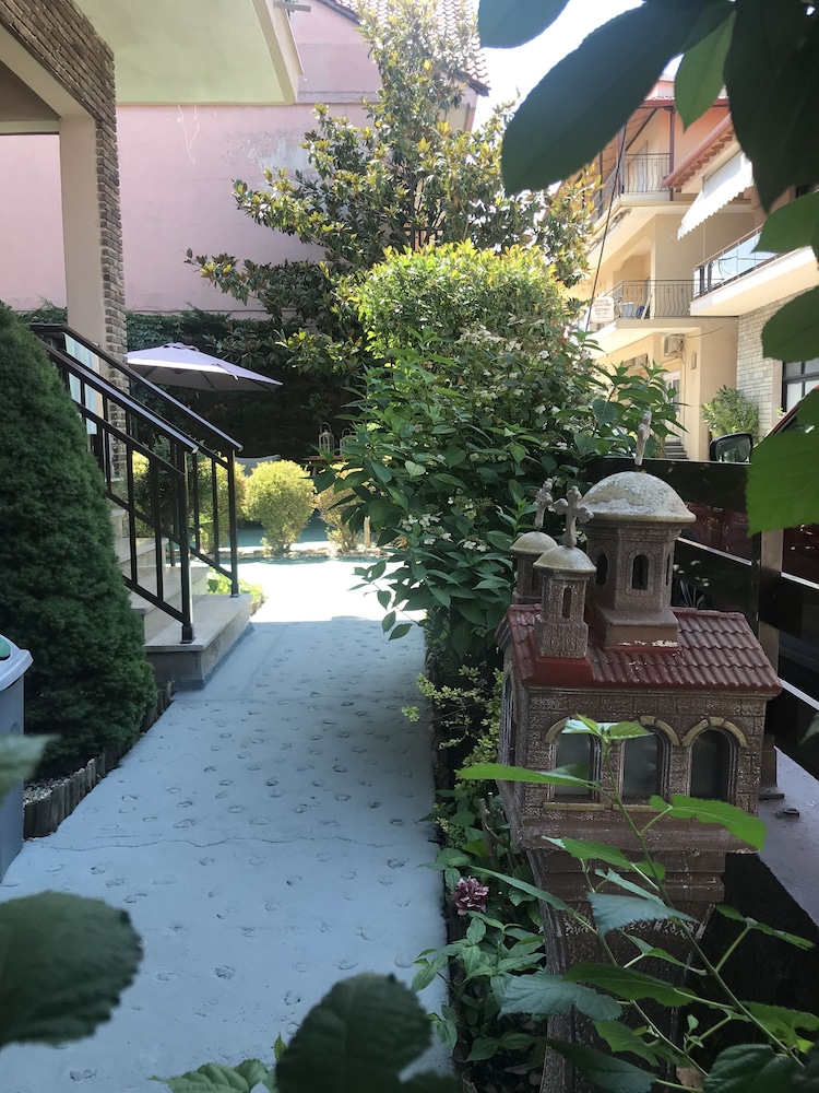 Villa Yanna Studios