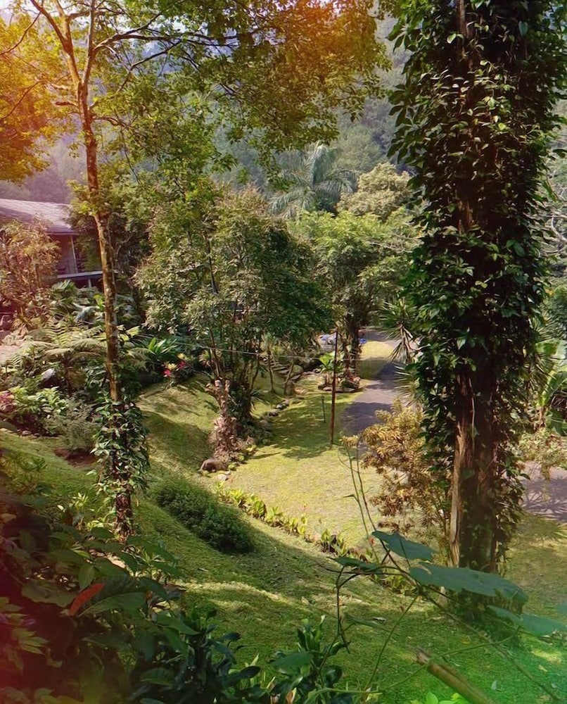 Habitat Hills by Santai Aja