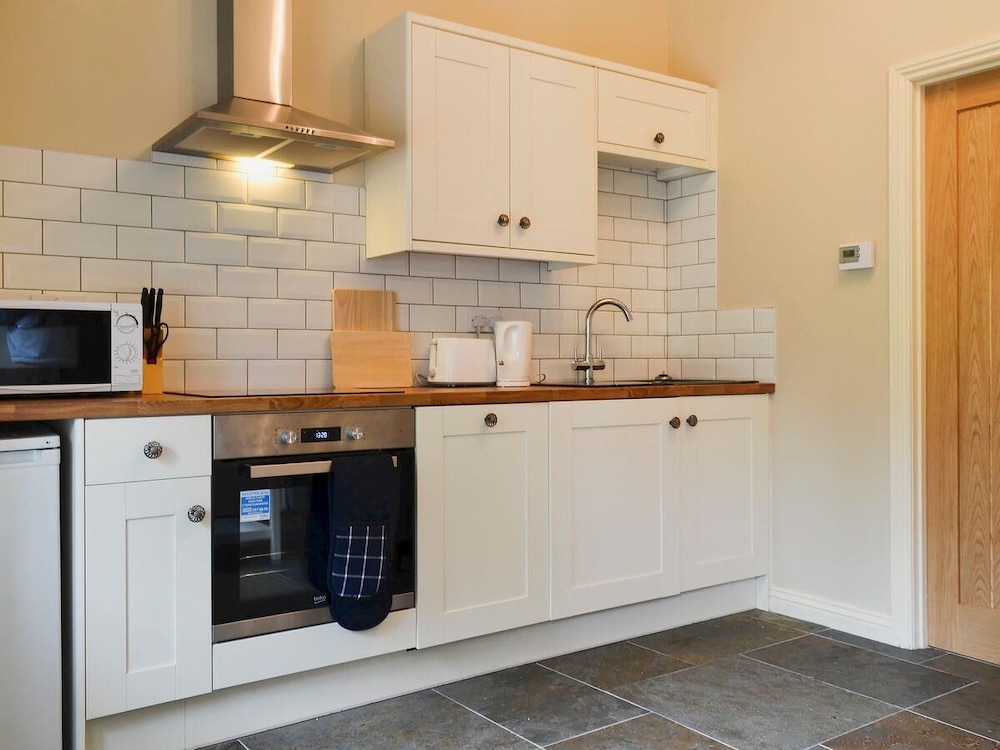 Durham Vacations - White House Cottages - Property Image 2
