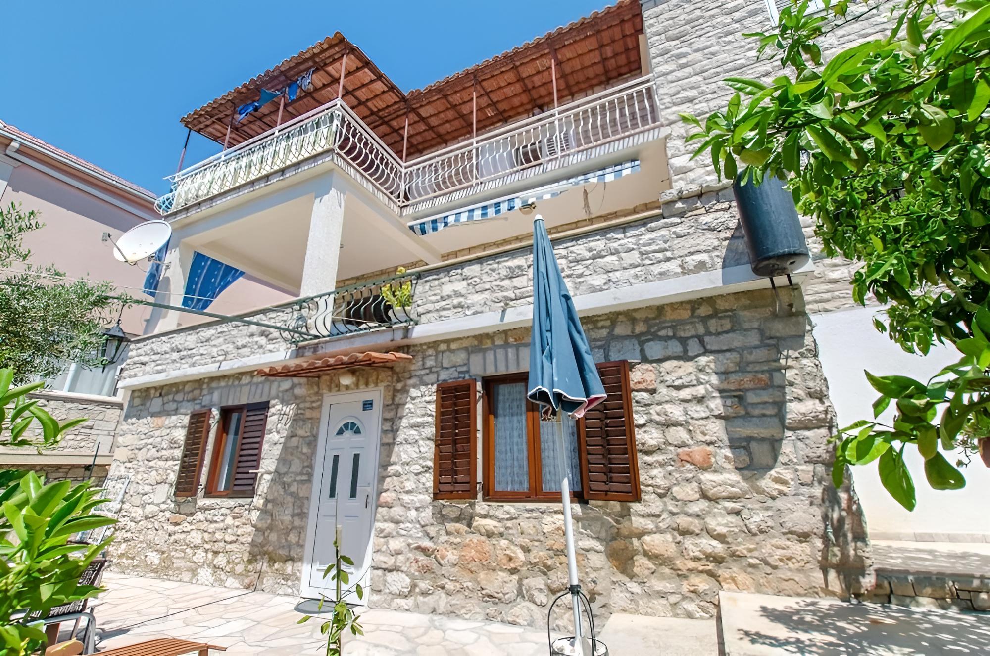 Milo - 50m From the sea - A1 view 4