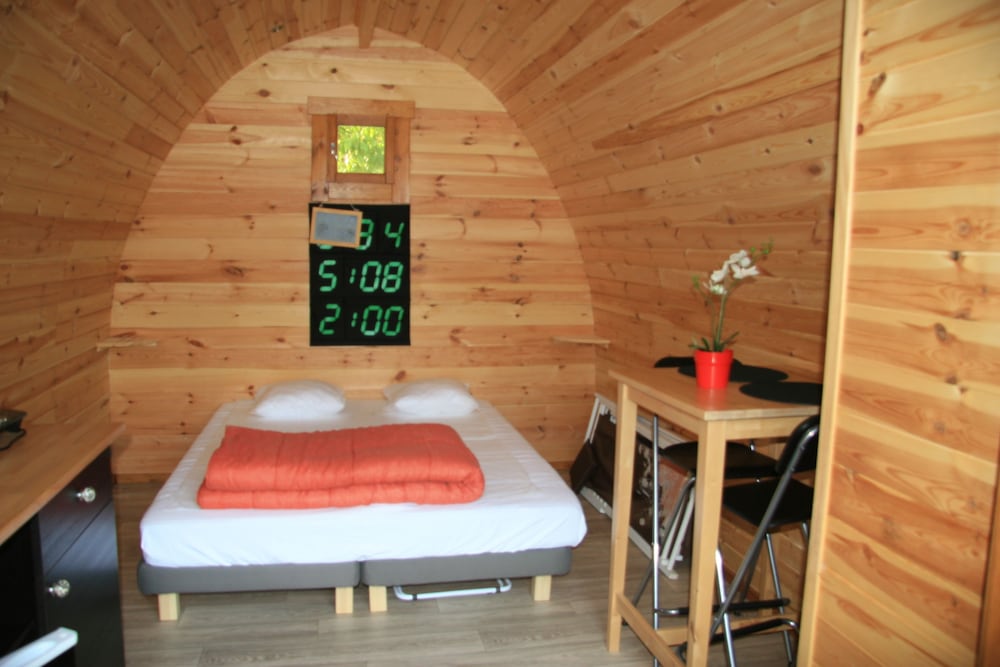 Camping Le Jardin De Sully view 4