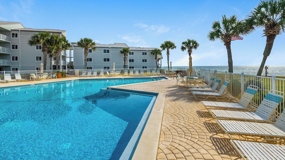 Sand Cliffs 108: Steps to Beach & Pool Access!