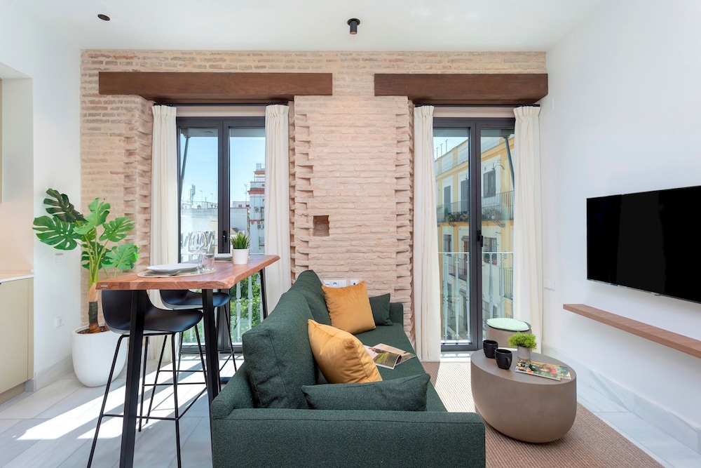 Bright Apartment in Seville San Vicente IV
