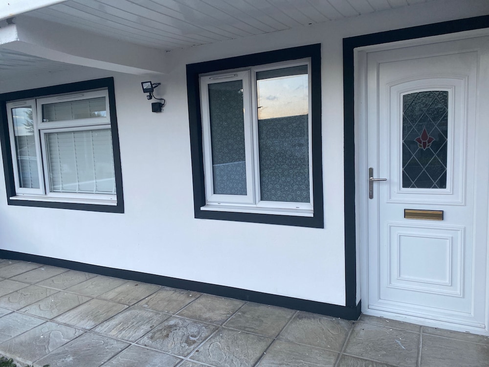 Stunning Truro 1-bed - Sleeps 2 & Parking