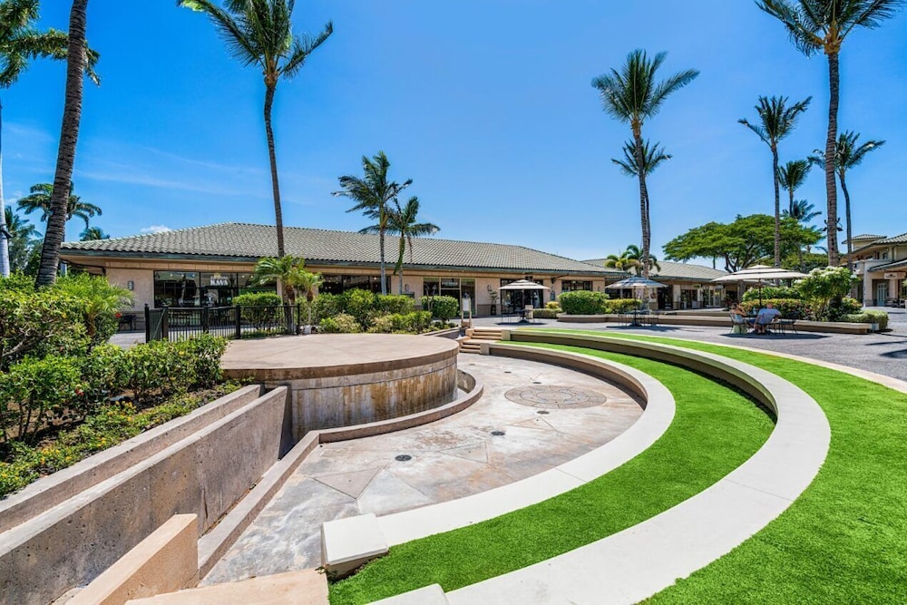 Prestigious Mauna Lani Resort - Luxurious End Unit - Large Private Lanai! -vrkcv