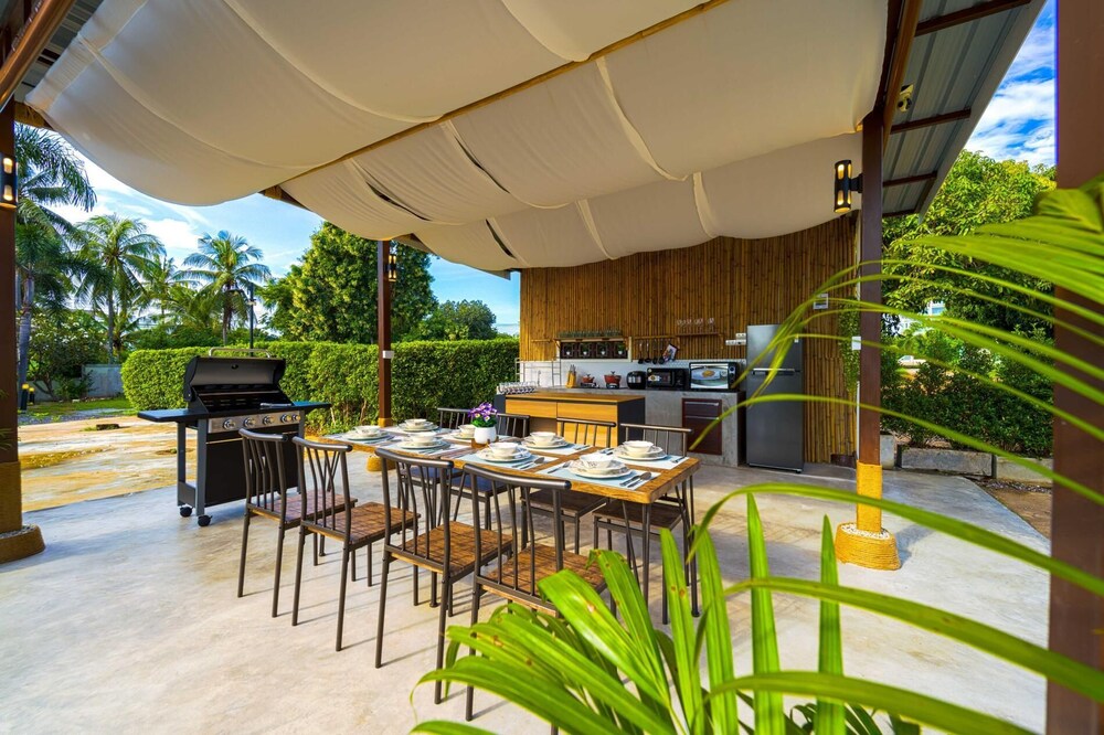 Fantastic 7 Bungalow Private Resort BR7