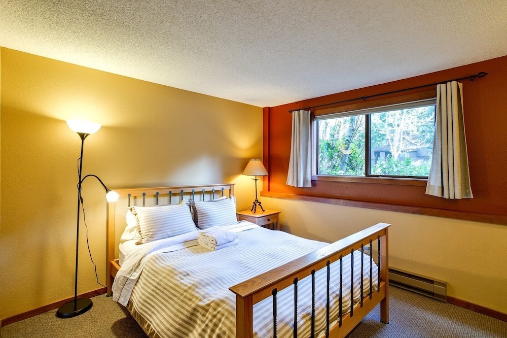 Glacier Mt Baker Lodging