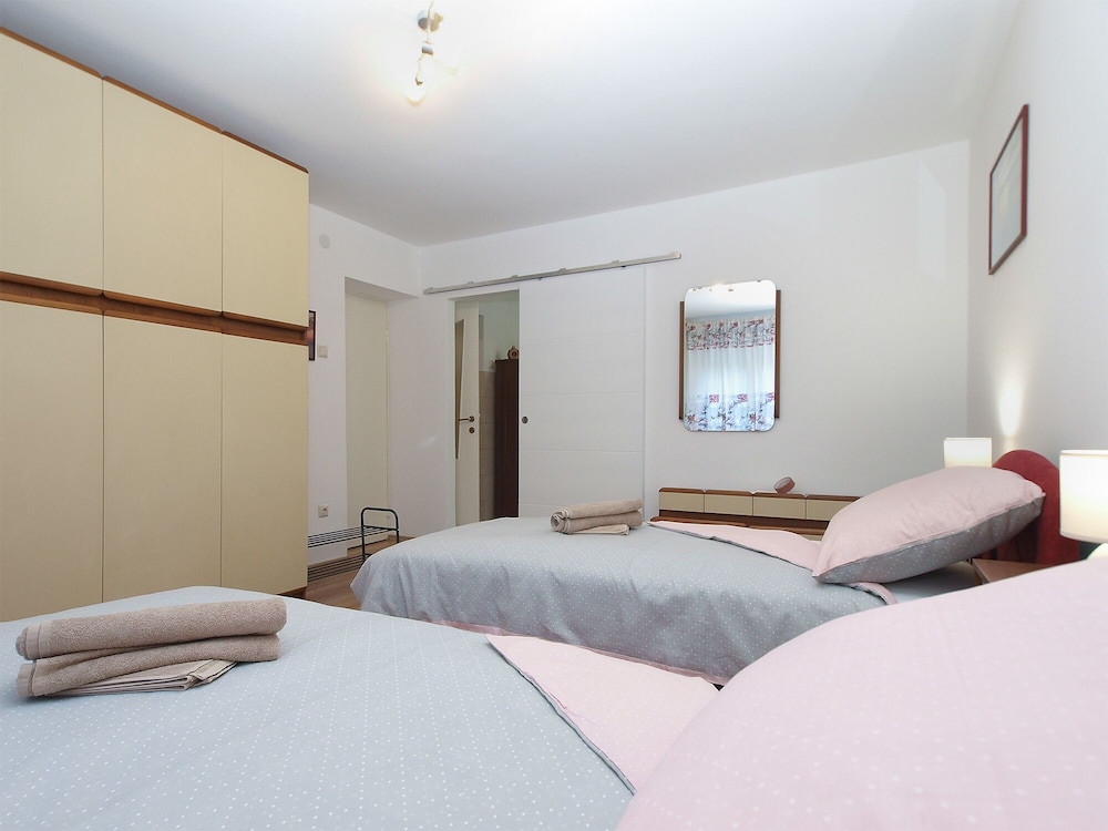 Apartment 1951 view 3