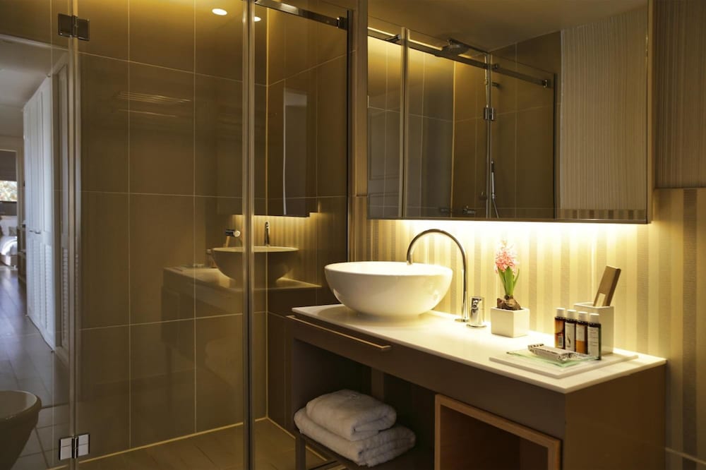 Kifisia Vacations - The Y Hotel - Property Image 2