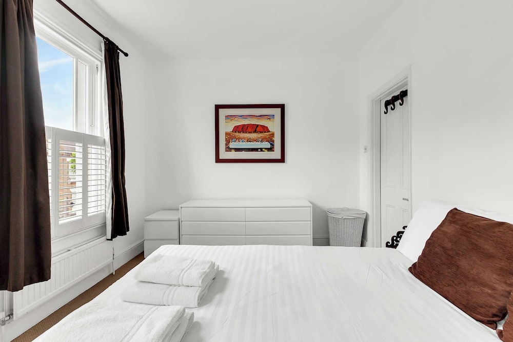 Charming Golborne Escape