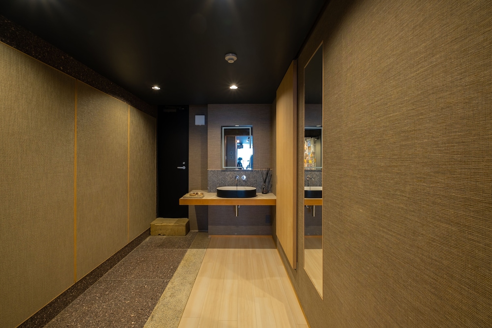 AET HOTEL
