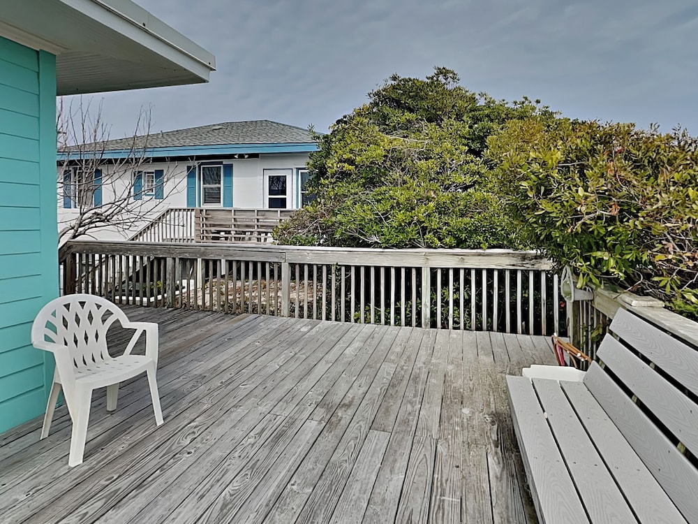 703 By The Sea by Topsail Realty