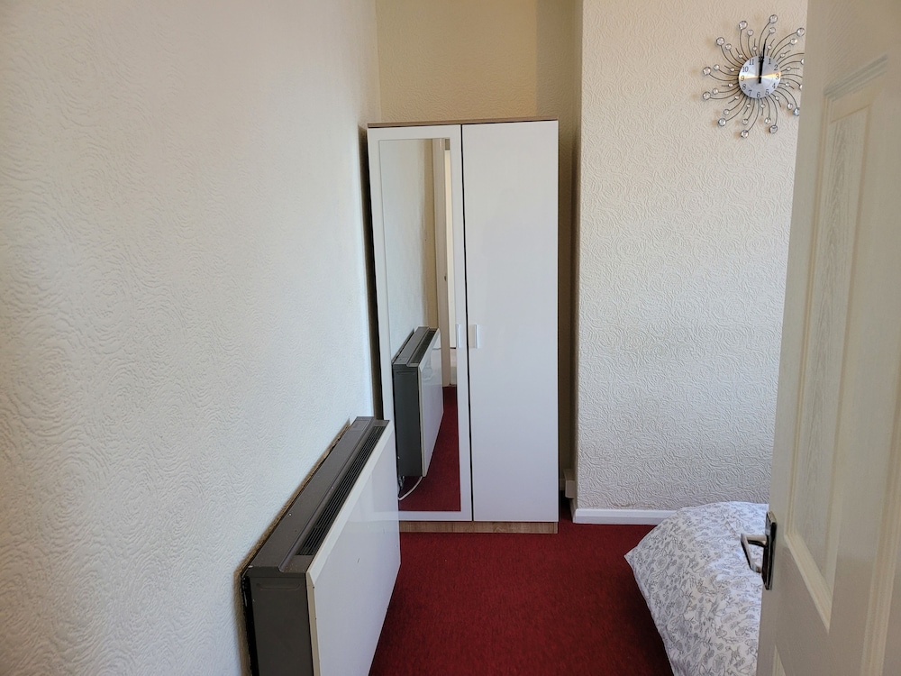 Bright & Homely Apartment, photo 13