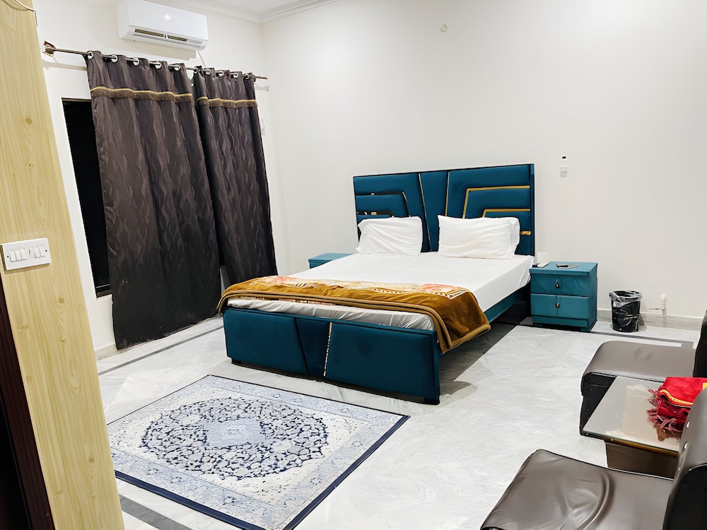 Kashee's Lodges view 5