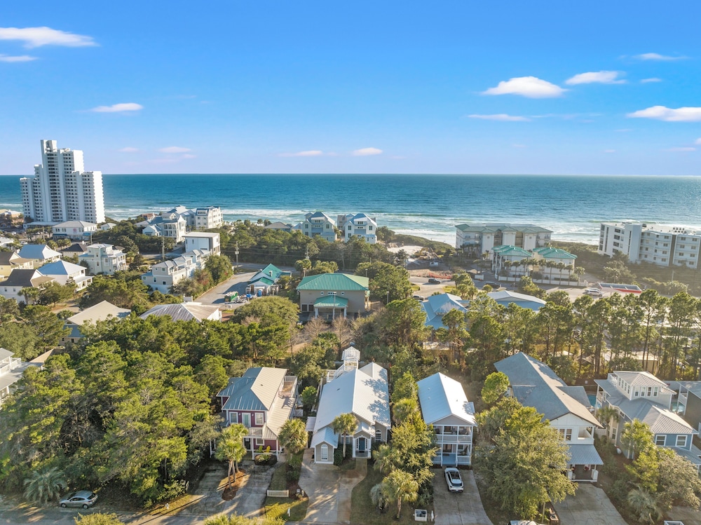 Sugar Sand Retreat 3-bed, 2-bath Beach Getaway With Private Pool, Sleeps 8!