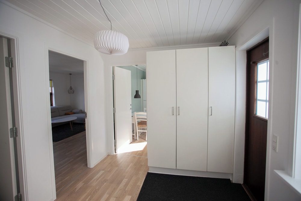 Downtown / Newly Renovated 2 Bedroom Apartment view 2