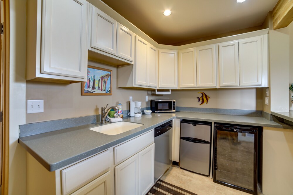 Idaho Vacation Rental ~ 7 Mi to Wind Cave view 4