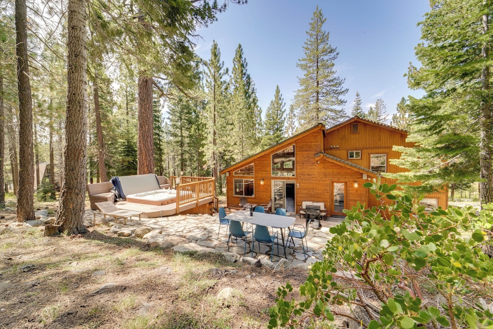 Near Ski Resorts & Trails: Truckee Home w/ Hot Tub