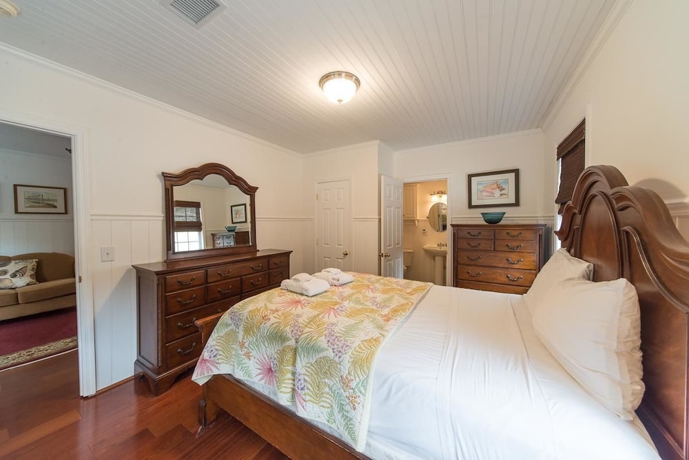 Charleston Vacations - E Huron 308 4 Bedroom Holiday Home By My Ocean Rentals - Property Image 3