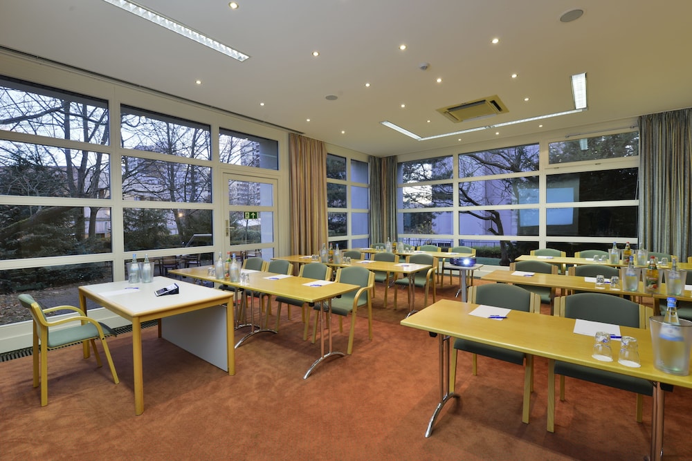 PLAZA INN Leonberg - Property Image 1