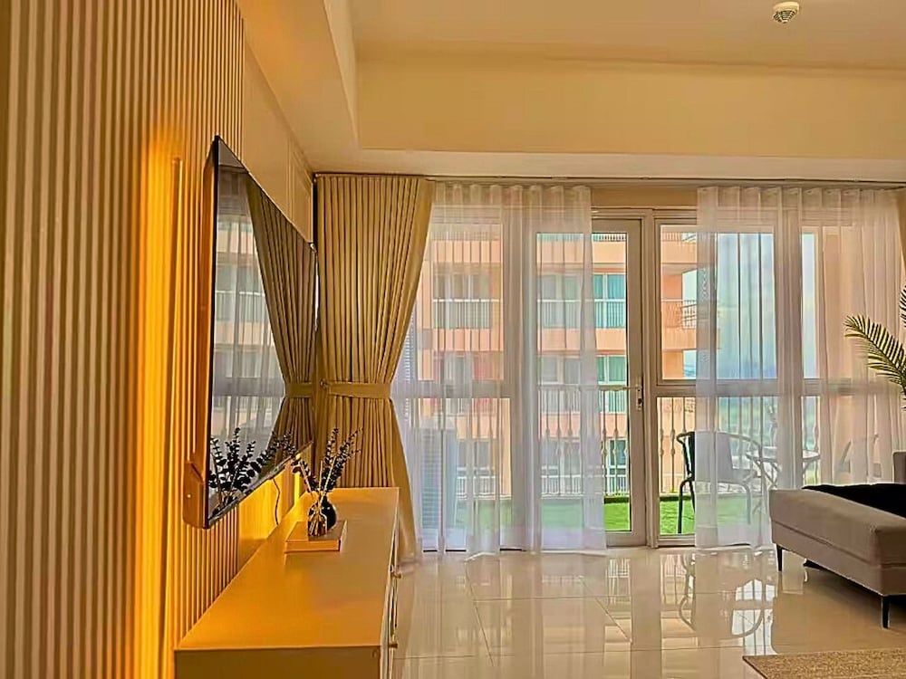 Live Luxury Living at BGC Venice