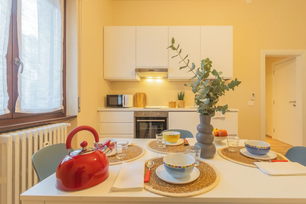 Simar Apartments nearby Como S.G. Train Station by Rent all Como