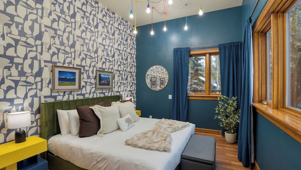 Skate Bowl, Hot Tub & Game Room Breckenridge Adventure Chalet by Avantstay