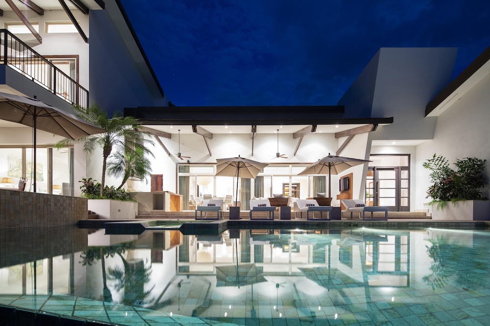 Villa Belvedere Pacific Sunsets 2 Private Pools