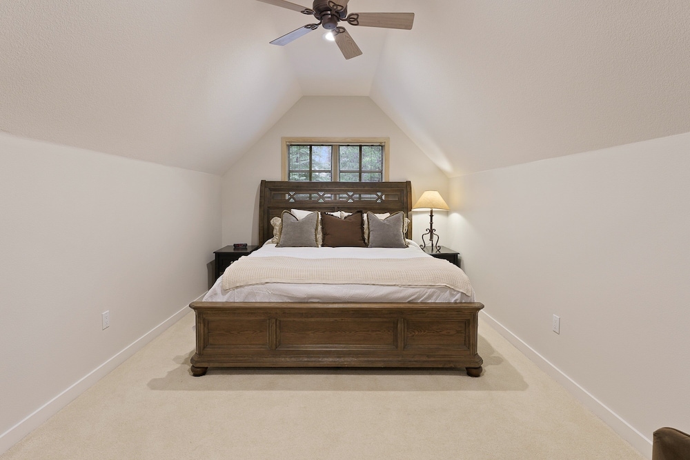 12 Siskin 5 Bedroom Home
